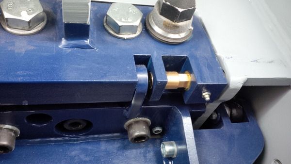 locking bolt 127xM30, both sided tap pour Lindner Recyclingtech Lindner Komet