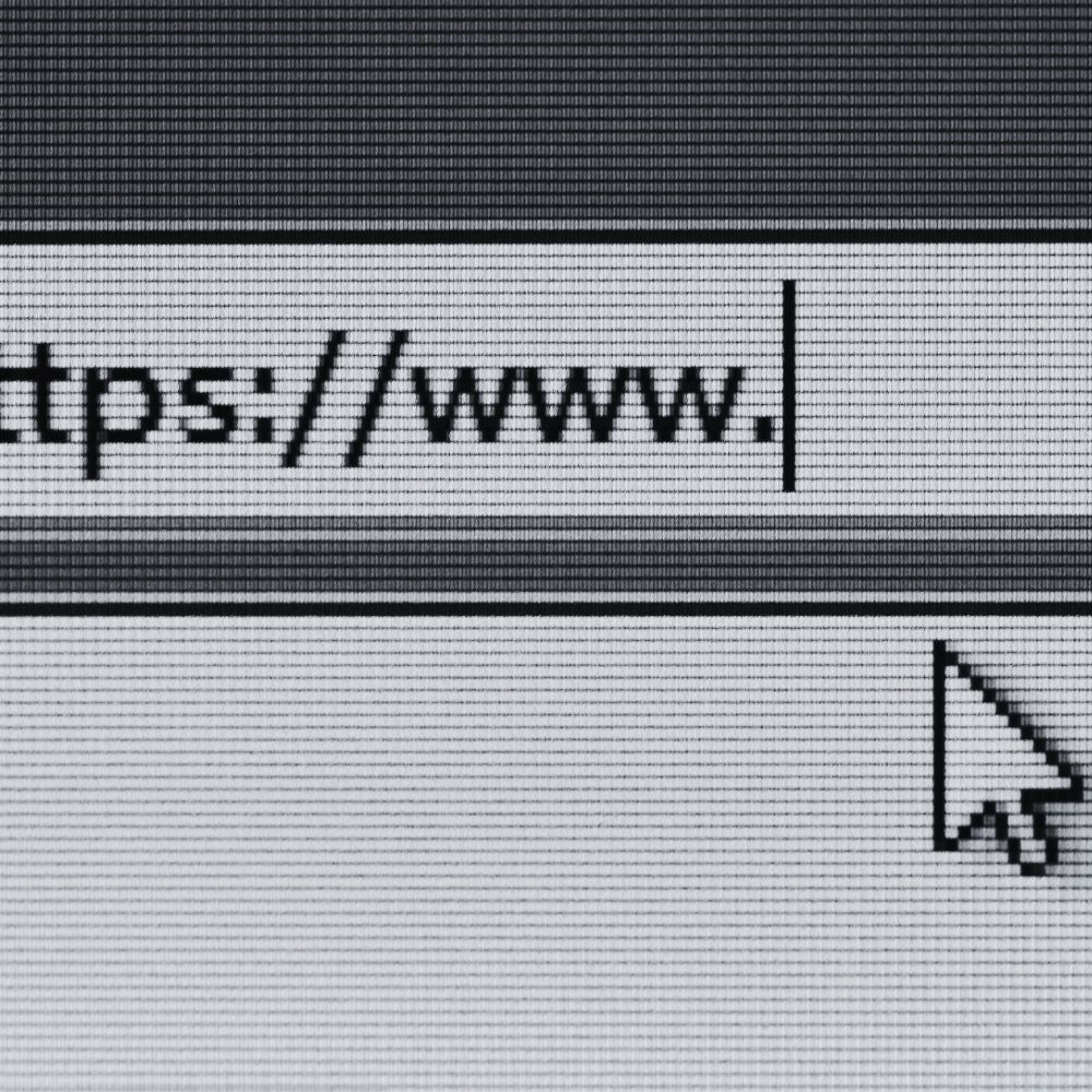 Nahaufnahme einer Browser-Adresszeile mit https:// – Symbolbild für Webshop, Login oder digitale Services von CUTMETALL